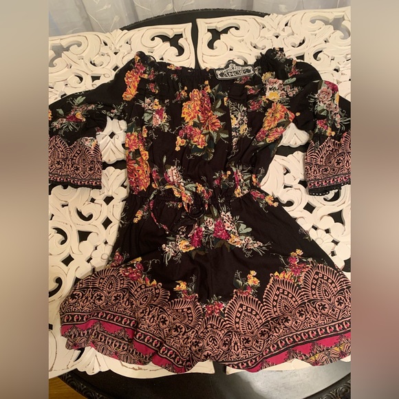 Angie Black Floral Off Shoulder Romper with Tie Waist size M - Picture 2 of 3